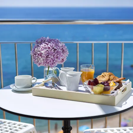 Costa Brava Готель