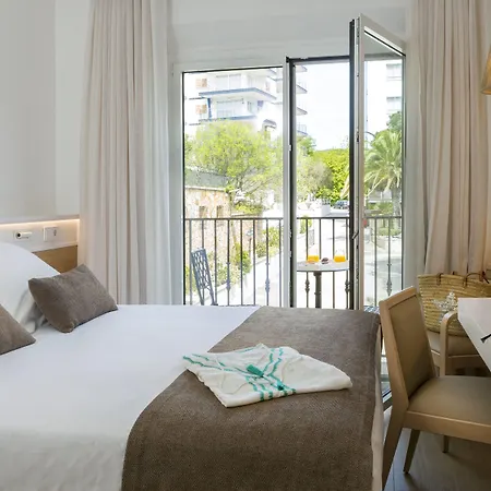 Готель Costa Brava